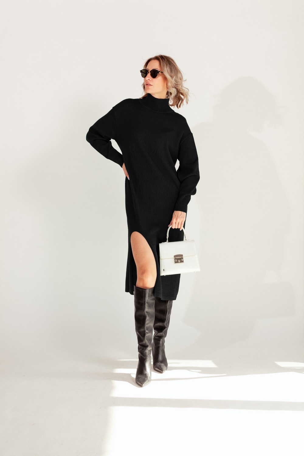 Dress knitted with a cutout merino wool