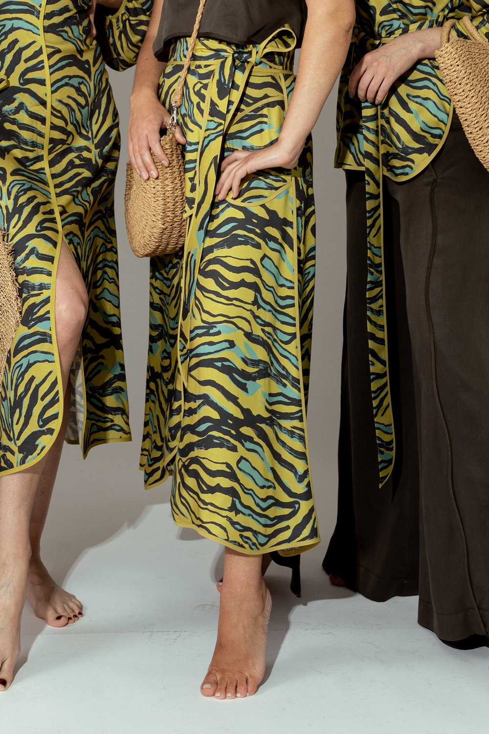 *Спідниця напівкльош з італійської віскози на запах принт "Сафарі" 079_safari skirt фото