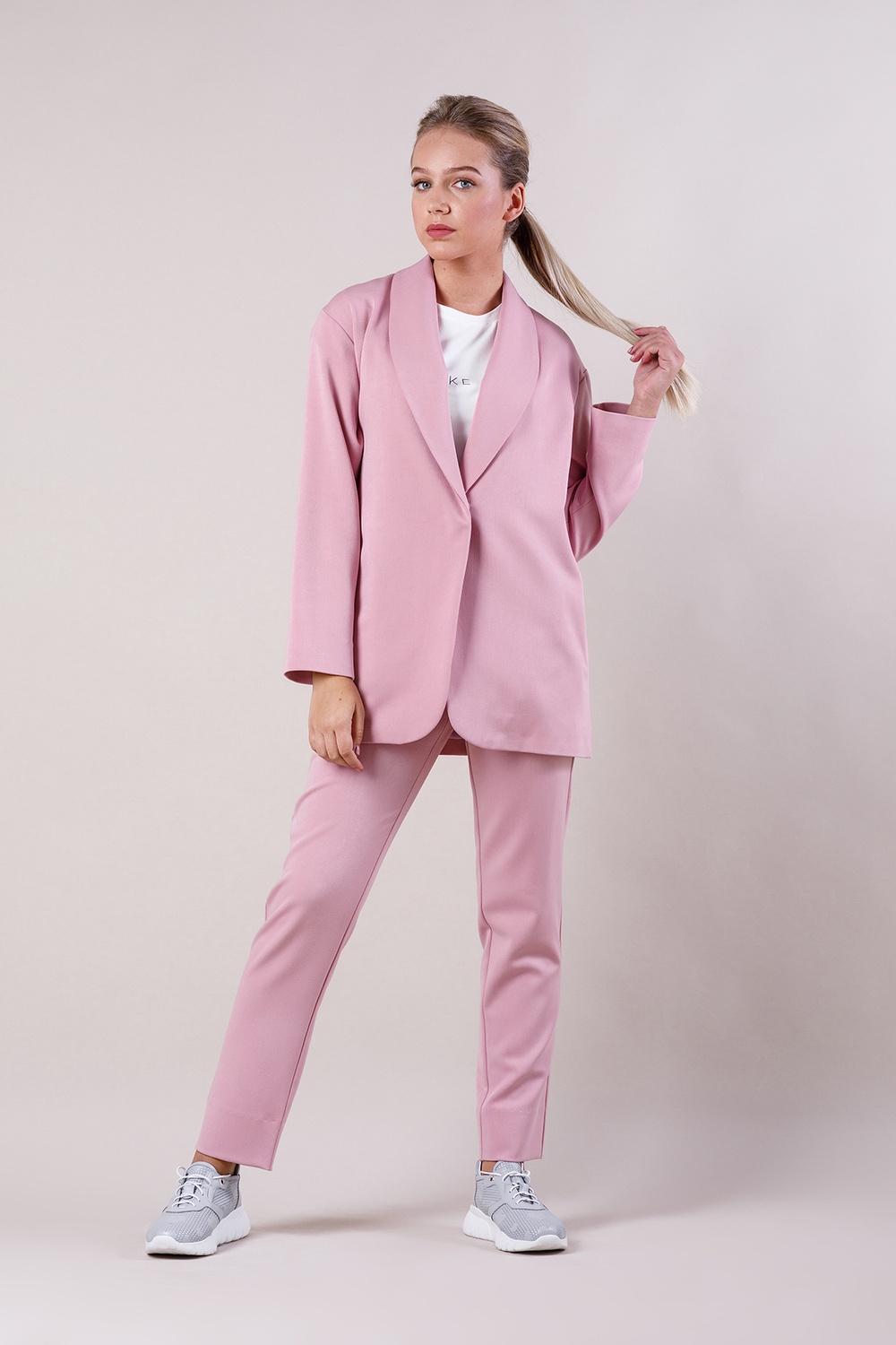 *Padded shoulder suit with shawl collar