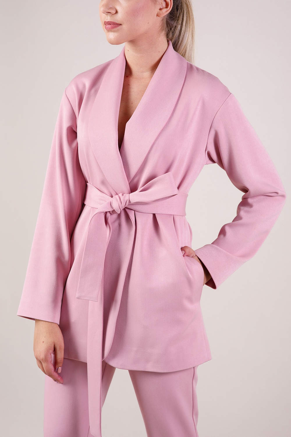 *Padded shoulder suit with shawl collar