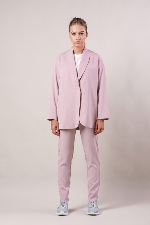 Padded shoulder suit with shawl collar